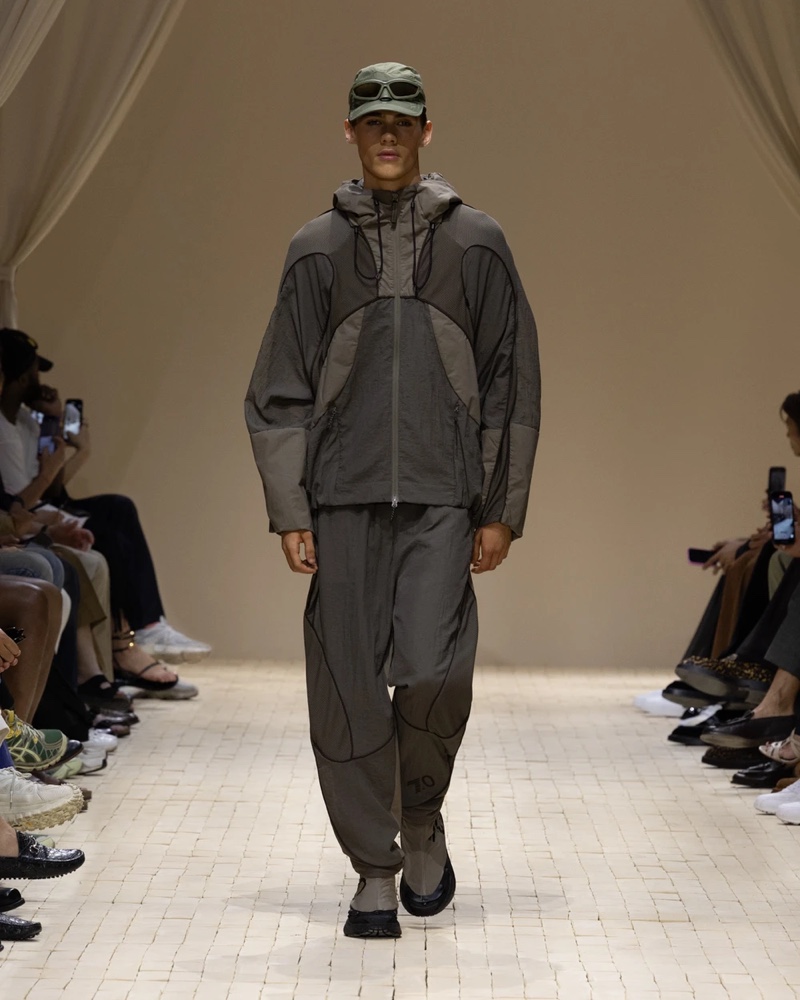 » Emporio Armani Spring 2026 Dresses the Modern Nomad Emporio Armani Spring Summer 2026 001