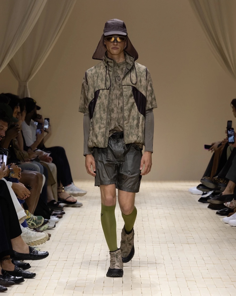 » Emporio Armani Spring 2026 Dresses the Modern Nomad Emporio Armani Spring Summer 2026 002
