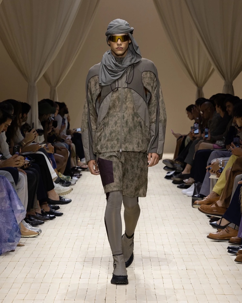 » Emporio Armani Spring 2026 Dresses the Modern Nomad Emporio Armani Spring Summer 2026 009