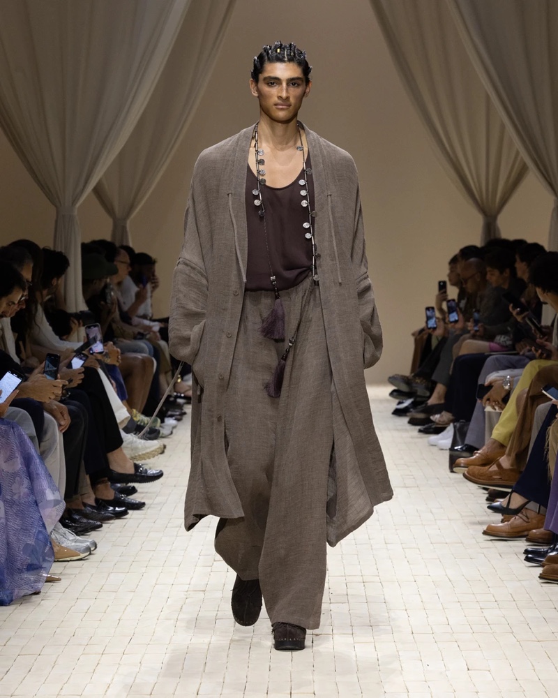» Emporio Armani Spring 2026 Dresses the Modern Nomad Emporio Armani Spring Summer 2026 026