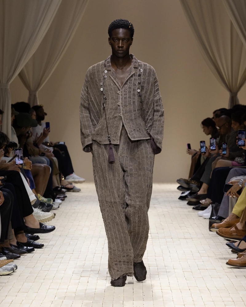 » Emporio Armani Spring 2026 Dresses the Modern Nomad Emporio Armani Spring Summer 2026 027