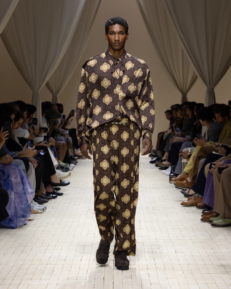» Emporio Armani Spring 2026 Dresses the Modern Nomad Emporio Armani Spring Summer 2026 029