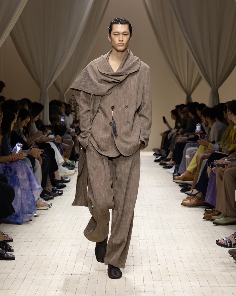 » Emporio Armani Spring 2026 Dresses the Modern Nomad Emporio Armani Spring Summer 2026 031