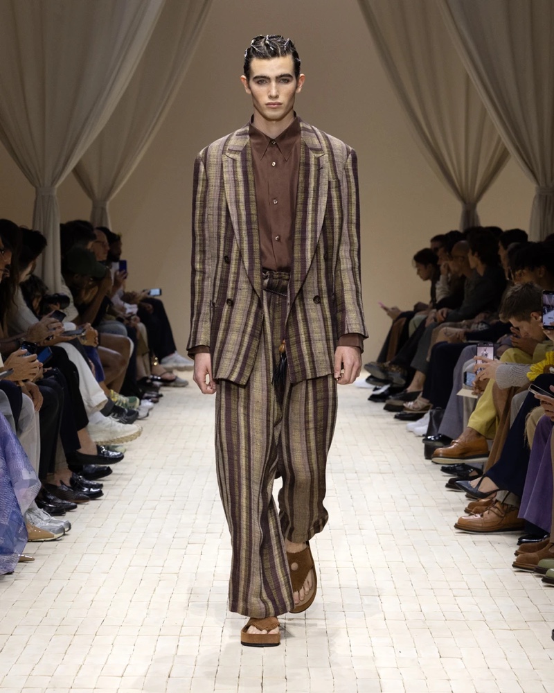 » Emporio Armani Spring 2026 Dresses the Modern Nomad Emporio Armani Spring Summer 2026 034