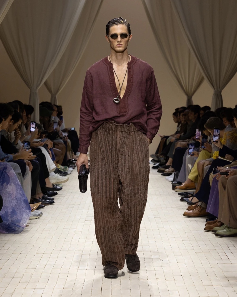 » Emporio Armani Spring 2026 Dresses the Modern Nomad Emporio Armani Spring Summer 2026 036