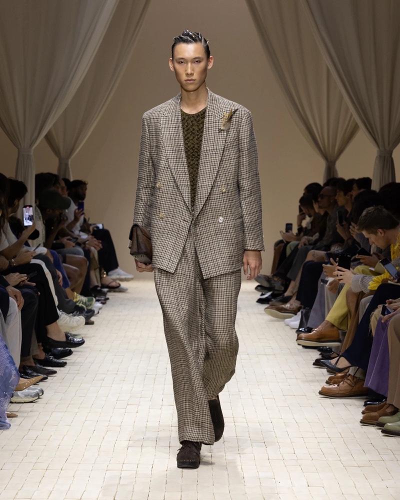 » Emporio Armani Spring 2026 Dresses the Modern Nomad Emporio Armani Spring Summer 2026 041