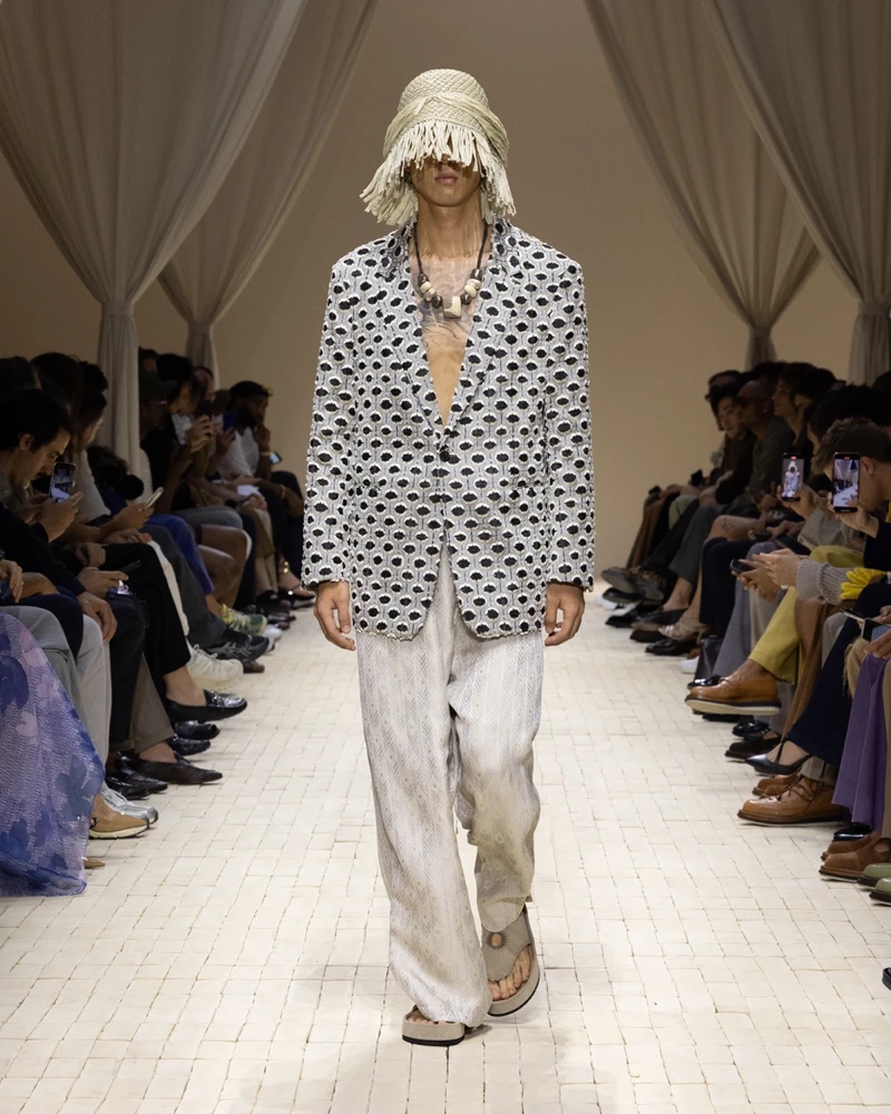 » Emporio Armani Spring 2026 Dresses the Modern Nomad Emporio Armani Spring Summer 2026 045