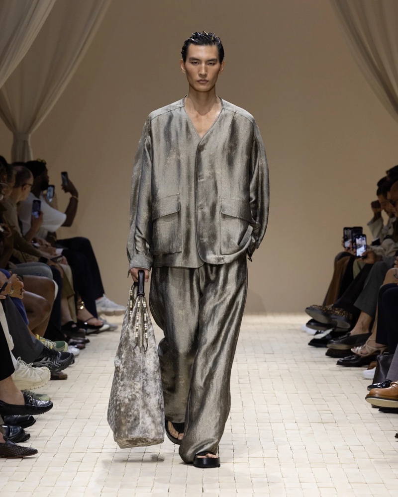 » Emporio Armani Spring 2026 Dresses the Modern Nomad Emporio Armani Spring Summer 2026 049