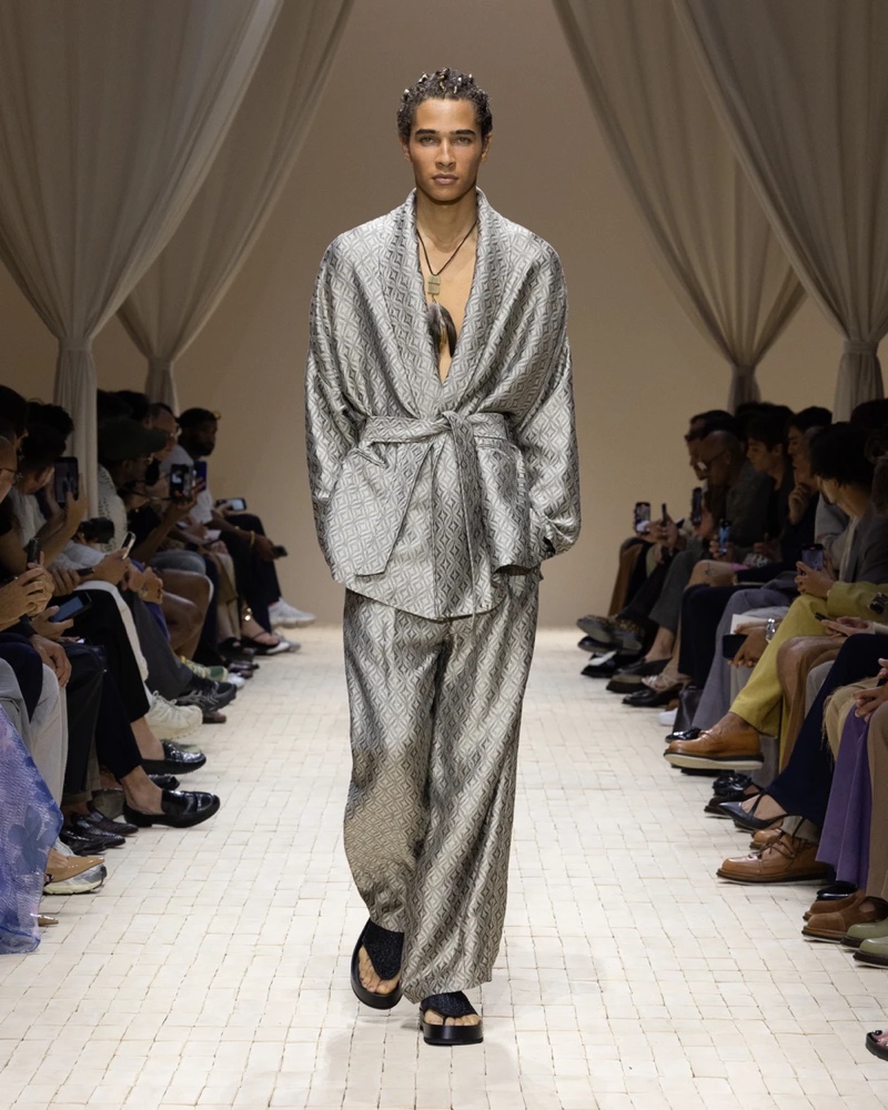 » Emporio Armani Spring 2026 Dresses the Modern Nomad Emporio Armani Spring Summer 2026 050