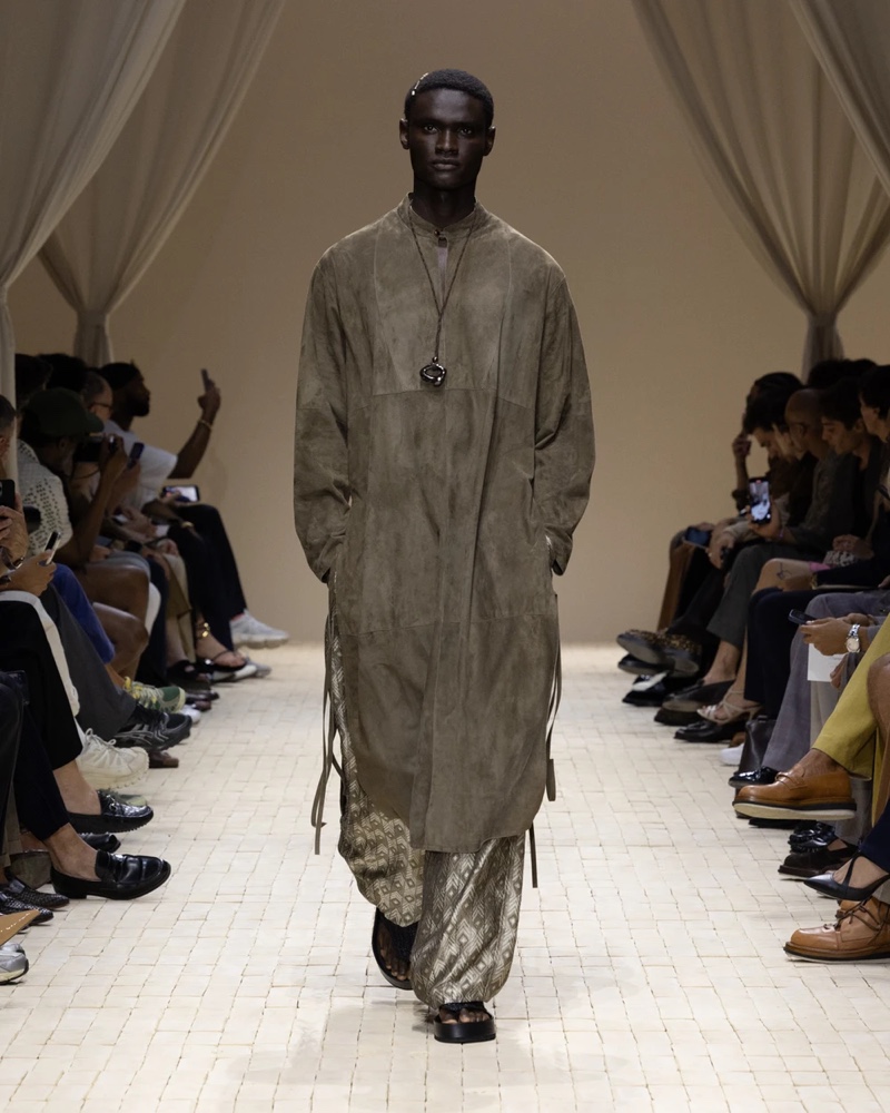 » Emporio Armani Spring 2026 Dresses the Modern Nomad Emporio Armani Spring Summer 2026 052