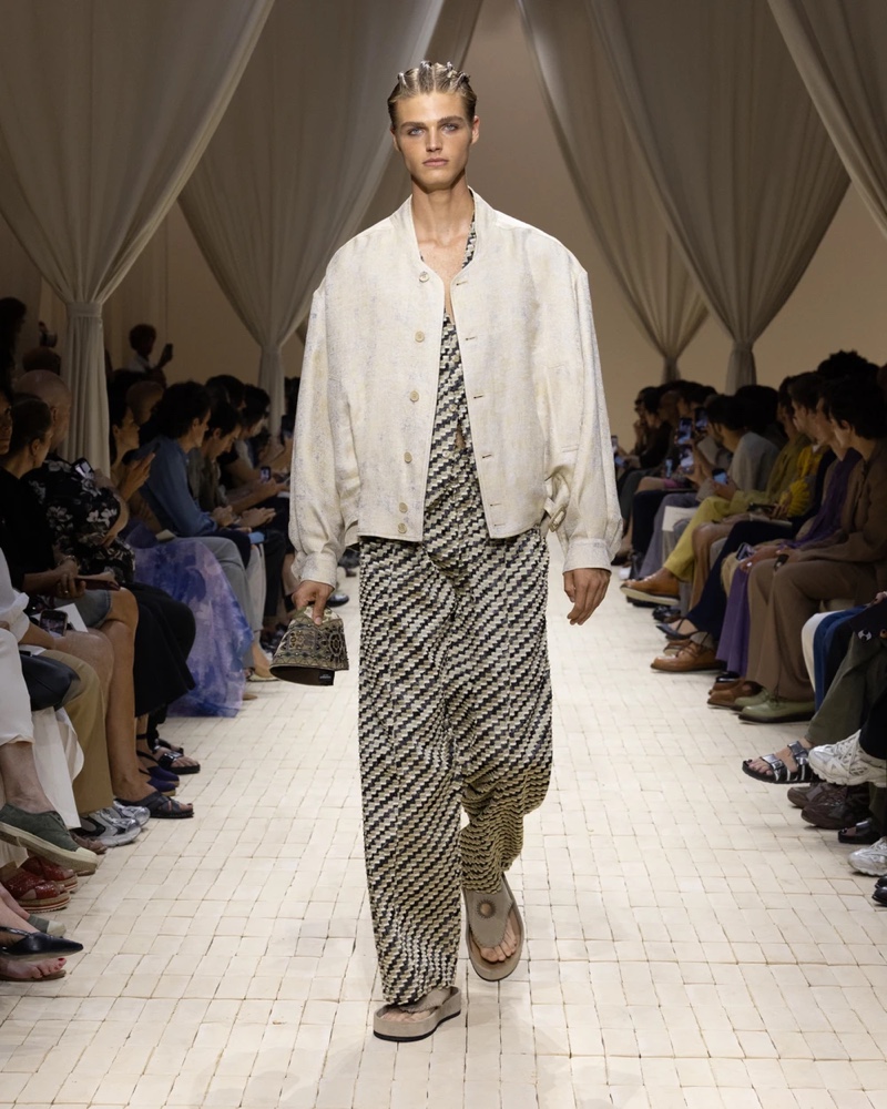 » Emporio Armani Spring 2026 Dresses the Modern Nomad Emporio Armani Spring Summer 2026 060