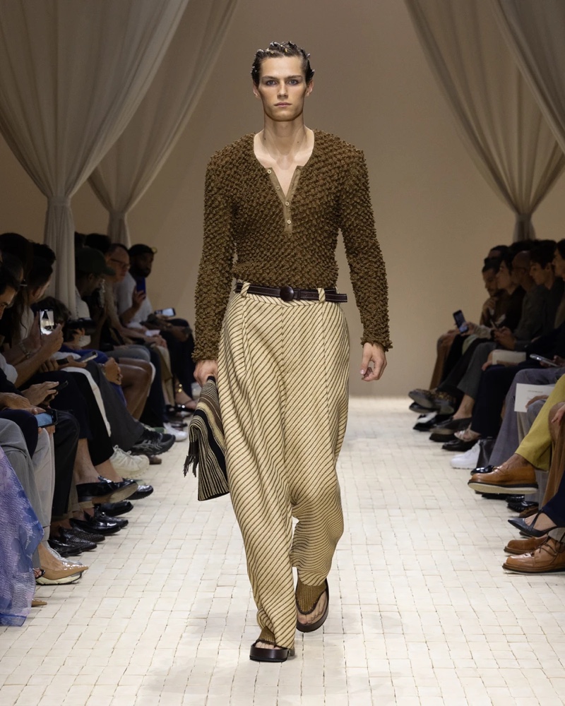 » Emporio Armani Spring 2026 Dresses the Modern Nomad Emporio Armani Spring Summer 2026 065