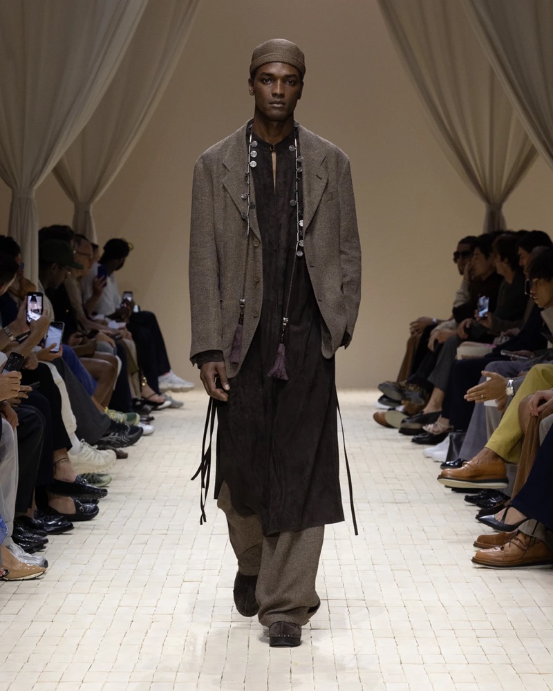 » Emporio Armani Spring 2026 Dresses the Modern Nomad Emporio Armani Spring Summer 2026 075