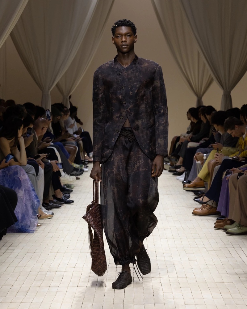 » Emporio Armani Spring 2026 Dresses the Modern Nomad Emporio Armani Spring Summer 2026 077