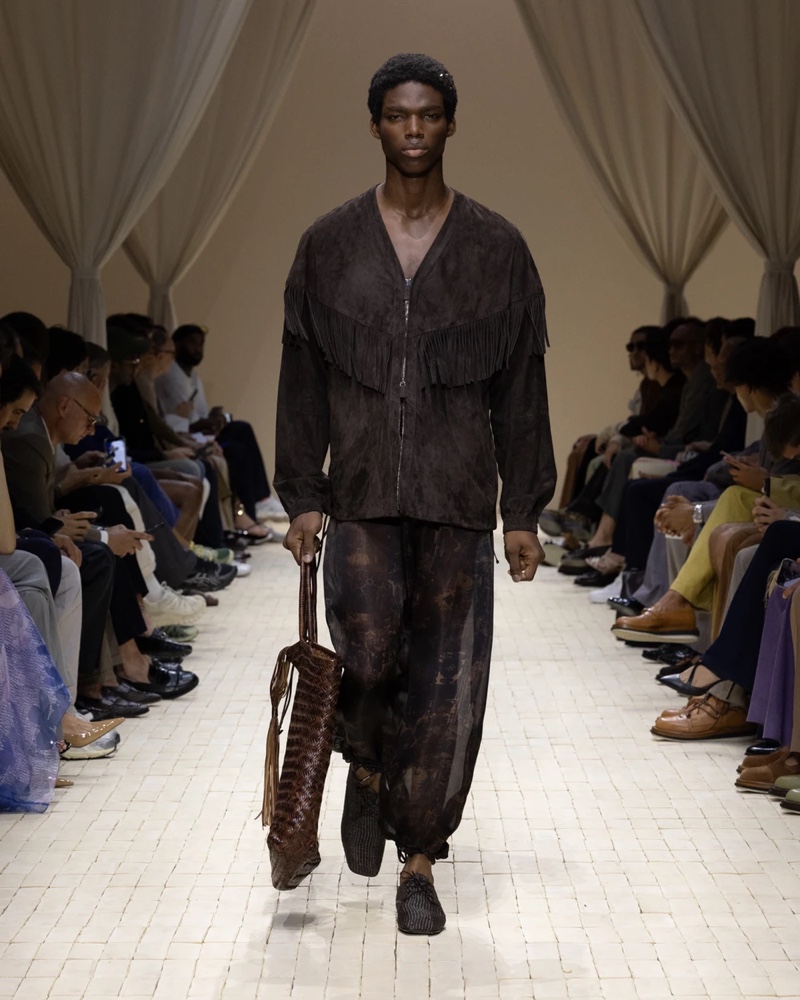 » Emporio Armani Spring 2026 Dresses the Modern Nomad Emporio Armani Spring Summer 2026 079