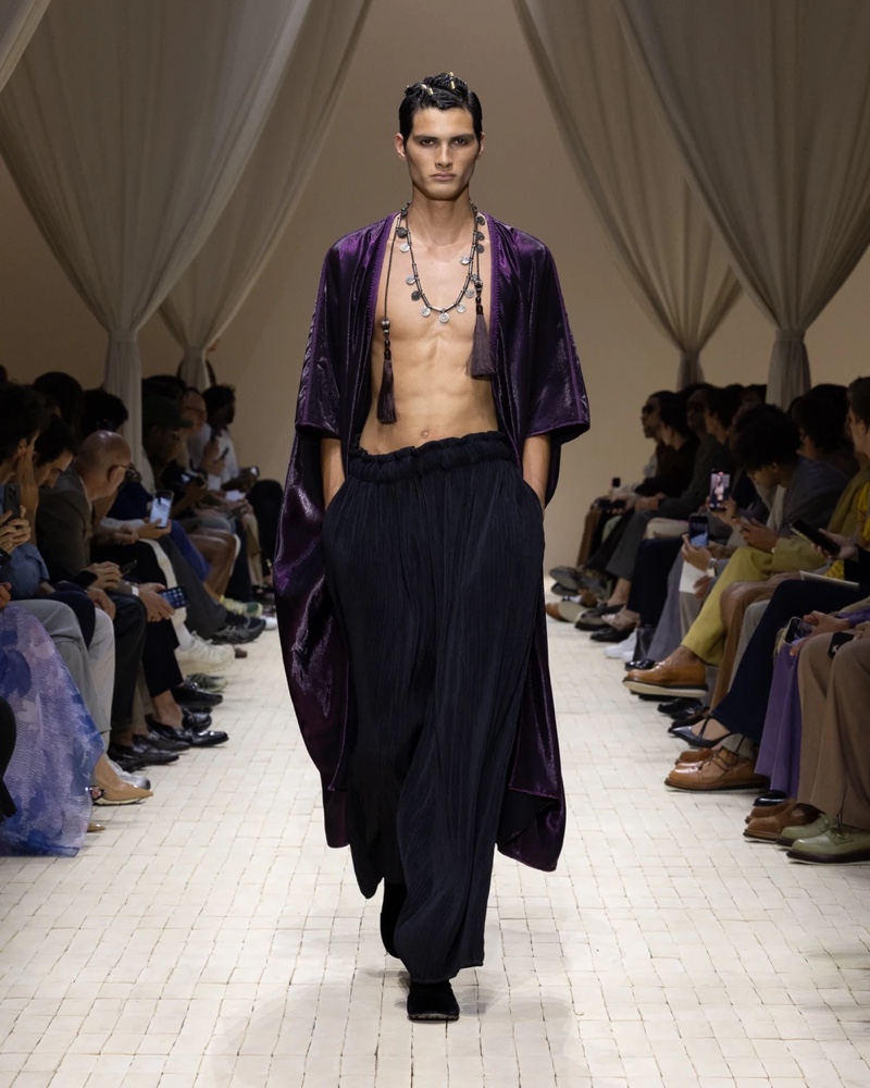 » Emporio Armani Spring 2026 Dresses the Modern Nomad Emporio Armani Spring Summer 2026 081