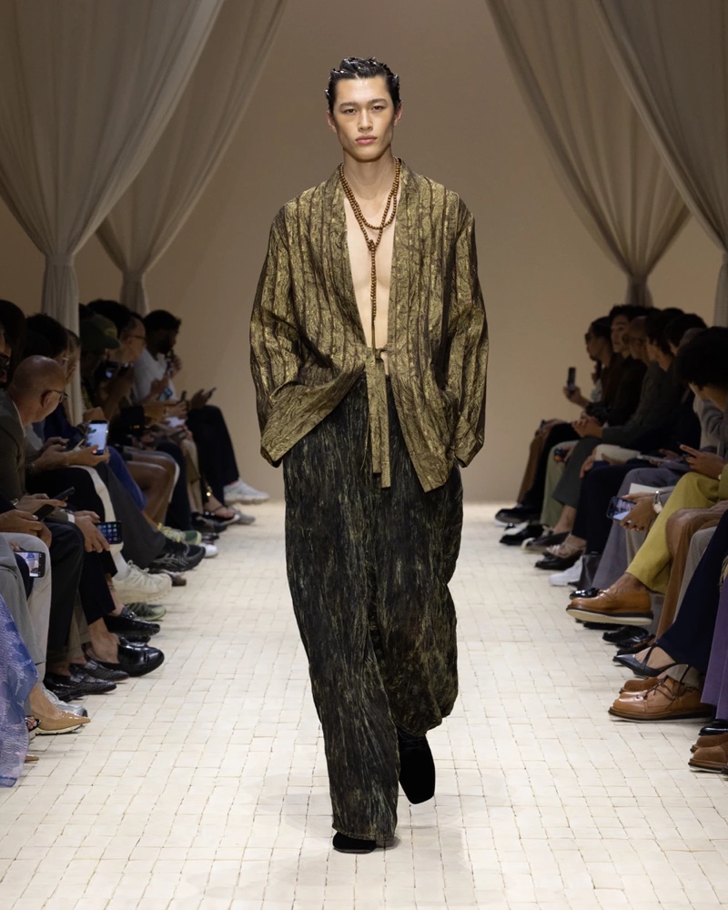 » Emporio Armani Spring 2026 Dresses the Modern Nomad Emporio Armani Spring Summer 2026 084