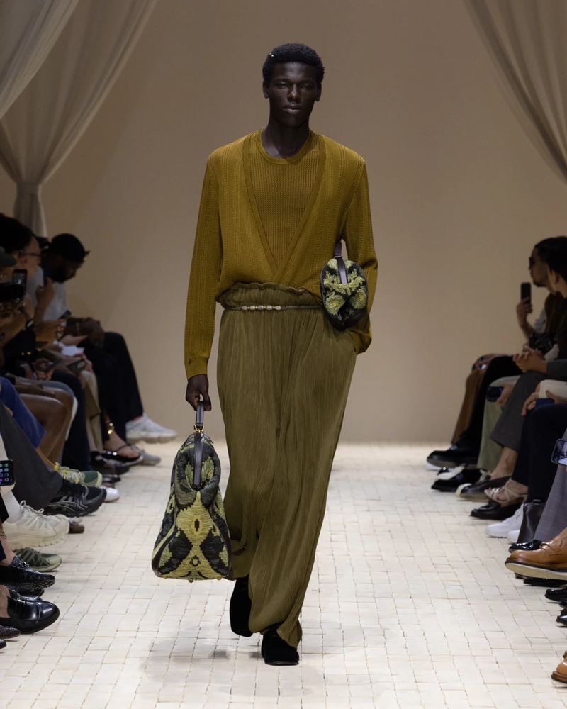 » Emporio Armani Spring 2026 Dresses the Modern Nomad Emporio Armani Spring Summer 2026 085