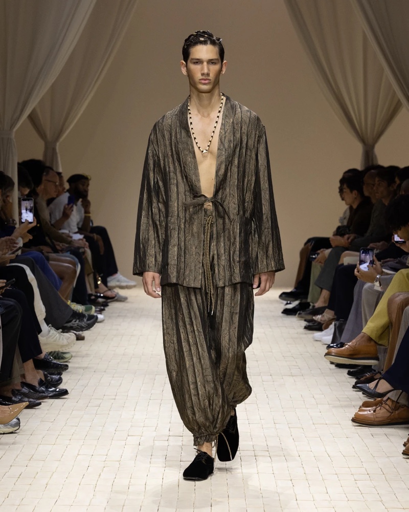 » Emporio Armani Spring 2026 Dresses the Modern Nomad Emporio Armani Spring Summer 2026 089