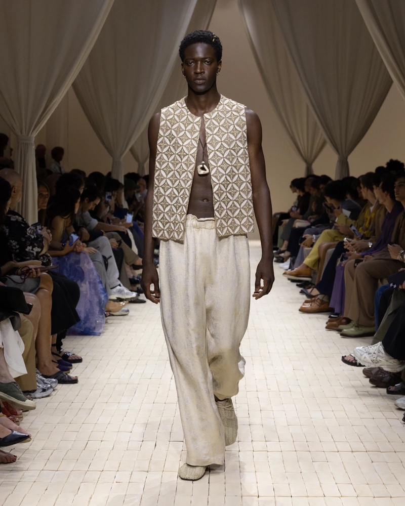 » Emporio Armani Spring 2026 Dresses the Modern Nomad Emporio Armani Spring Summer 2026 094