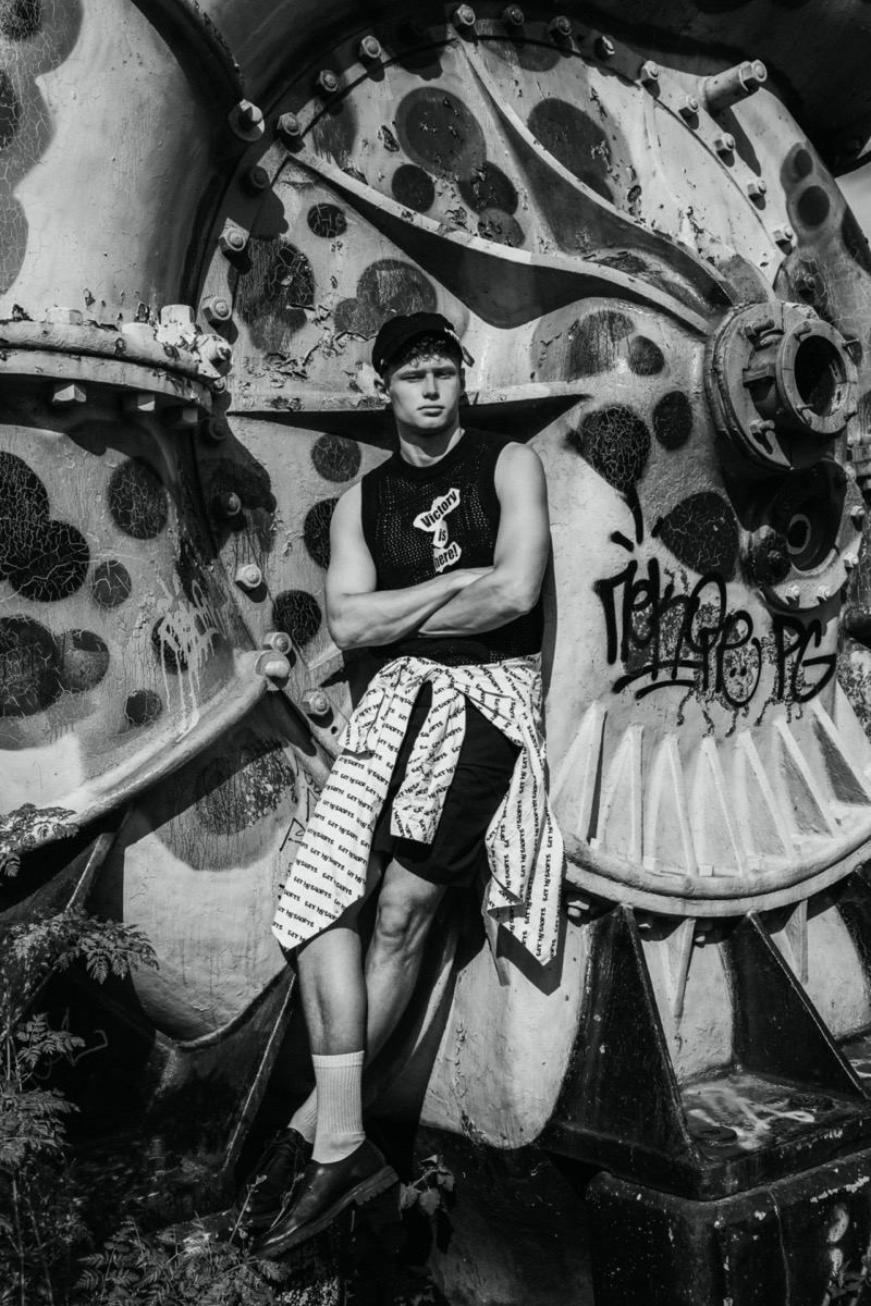 » Dominik Dobaczewski Embraces a Gritty Summer Attitude Fashionisto Exclusive Dominik 001