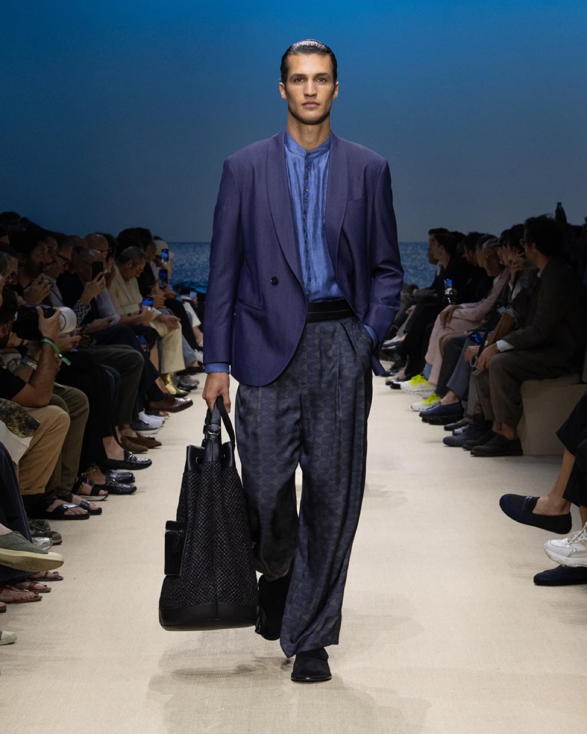 » Giorgio Armani Spring 2026 Layers the Familiar & Faraway Giorgio Armani Spring Summer 2026 002