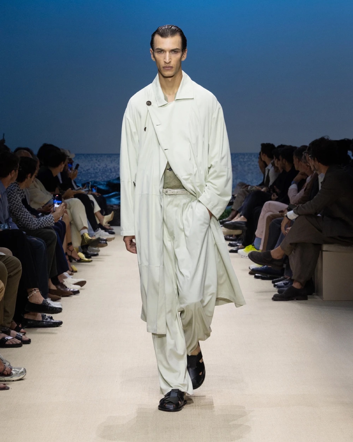 » Giorgio Armani Spring 2026 Layers the Familiar & Faraway Giorgio Armani Spring Summer 2026 057