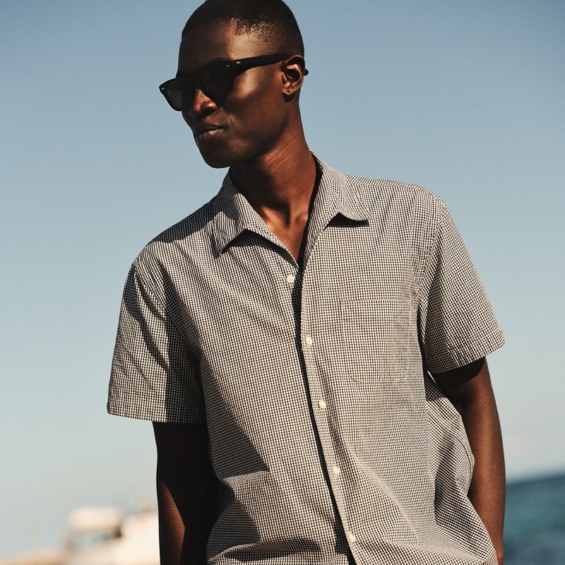 Gingham goes seaside with J.Crew’s Secret Wash camp-collar shirt, modeled by Kwaku Ansong. » J.Crew Embraces a Fabric-First Take on Summer Style Gingham goes seaside with J.Crew’s Secret Wash camp-collar shirt, modeled by Kwaku Ansong.