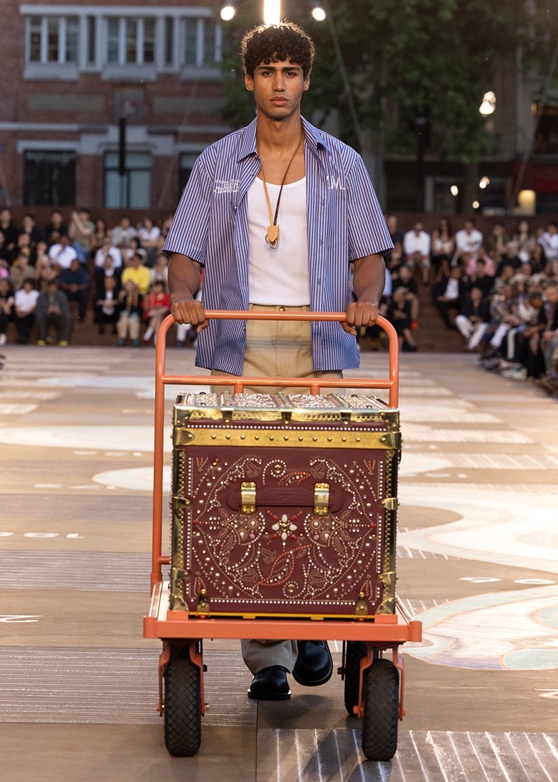 » Louis Vuitton Spring 2026 Traces a Line from India to Paris Louis Vuitton Spring Summer 2026 Collection 015