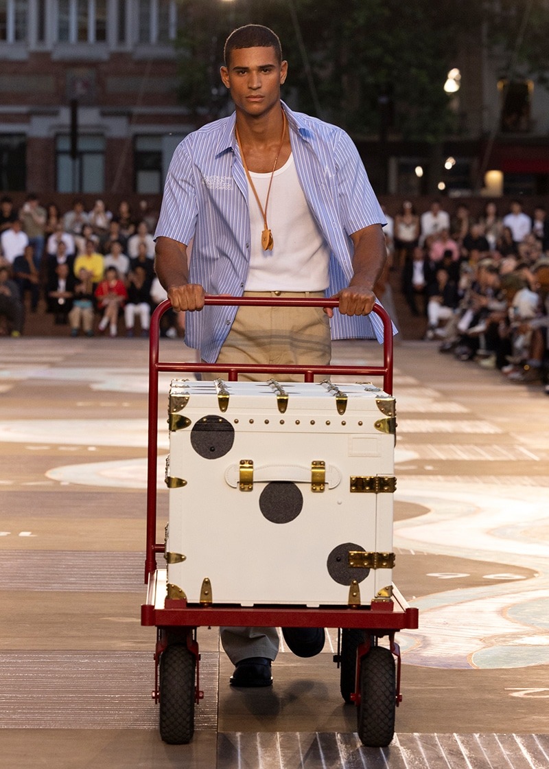 » Louis Vuitton Spring 2026 Traces a Line from India to Paris Louis Vuitton Spring Summer 2026 Collection 072