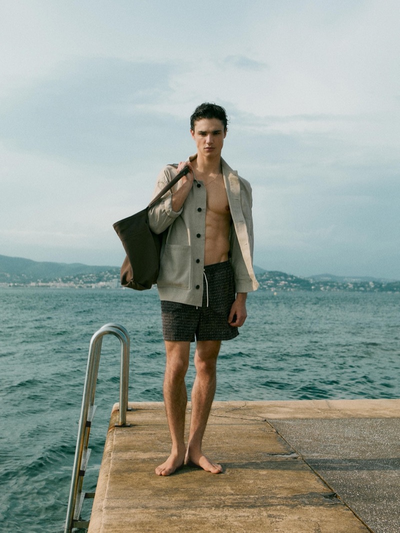 » Saint-Tropez Sets the Tone for Massimo Dutti's Summer Massimo Dutti 2025 Saint Tropez 010