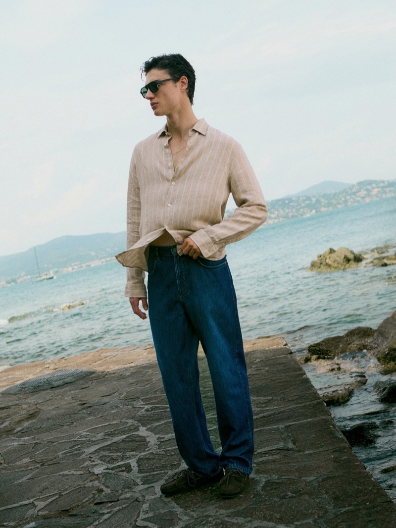 Fernando Lindez takes to Saint-Tropez with Massimo Dutti. » Saint-Tropez Sets the Tone for Massimo Dutti's Summer Fernando Lindez takes to Saint-Tropez with Massimo Dutti.