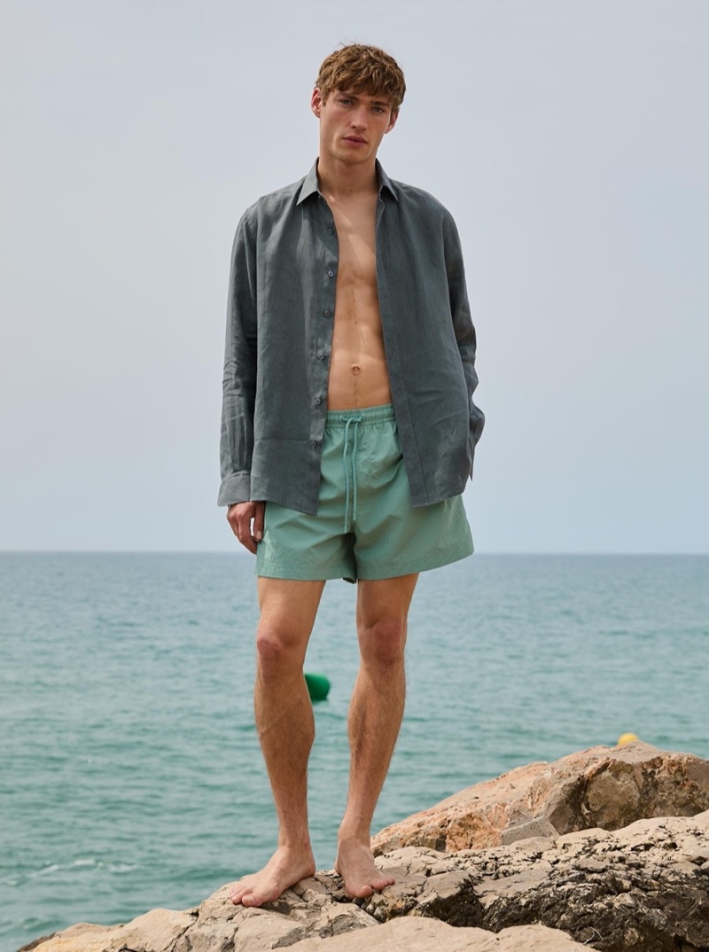 Valentin Humbroich showcases Massimo Dutti's latest swimwear. » Massimo Dutti's Summer Swimwear Offers Refined Simplicity Valentin Humbroich showcases Massimo Dutti's latest swimwear.