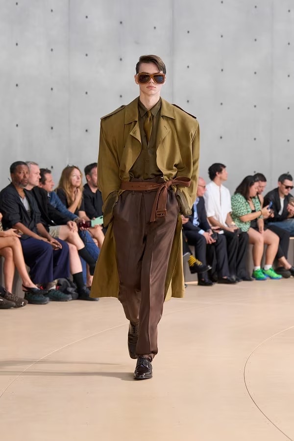 » Saint Laurent Spring 2026 Moves Between City & Coast Saint Laurent Spring Summer 2026 026