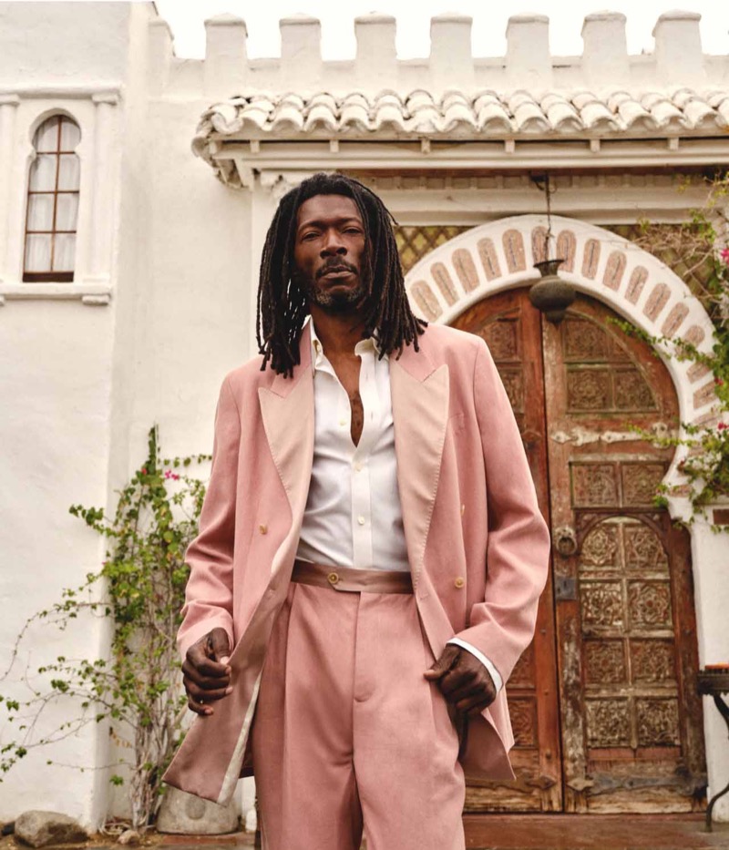 Todd Snyder’s pink Italian relaxed sueded linen double-breasted tuxedo jacket and trousers add jazz-age flair to classic evening dressing. » Todd Snyder’s Villa America Draws from the French Riviera Todd Snyder’s pink Italian relaxed sueded linen double-breasted tuxedo jacket and trousers add jazz-age flair to classic evening dressing.