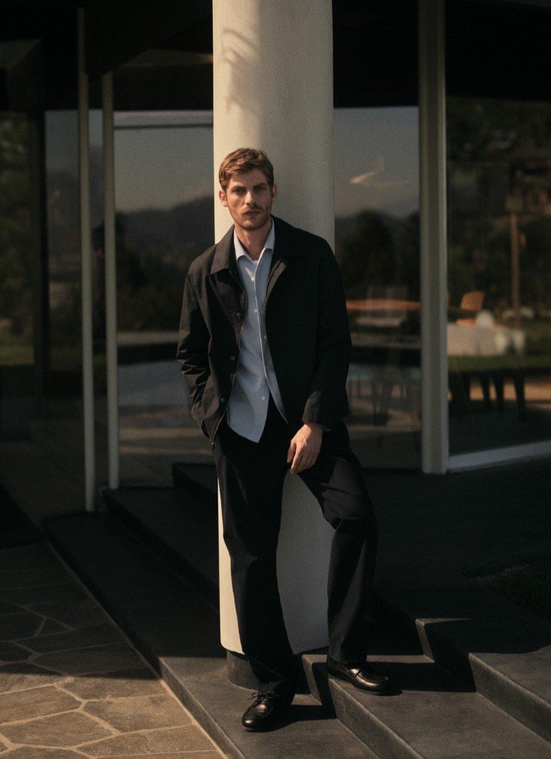 » Vince Pre-Fall 2025 Shapes Up at the Lautner Harpel House Vince Pre Fall 2025 005