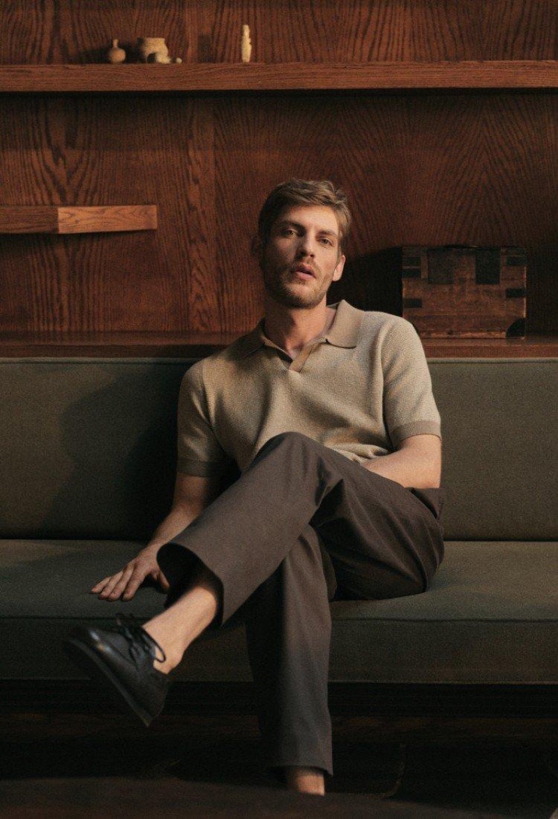 » Vince Pre-Fall 2025 Shapes Up at the Lautner Harpel House Vince Pre Fall 2025 012
