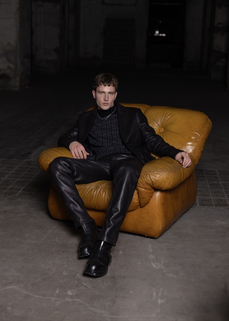 » Bikkembergs Fall 2025 Frames Utility, Texture & Grip Bikkembergs Fall Winter 2025 027