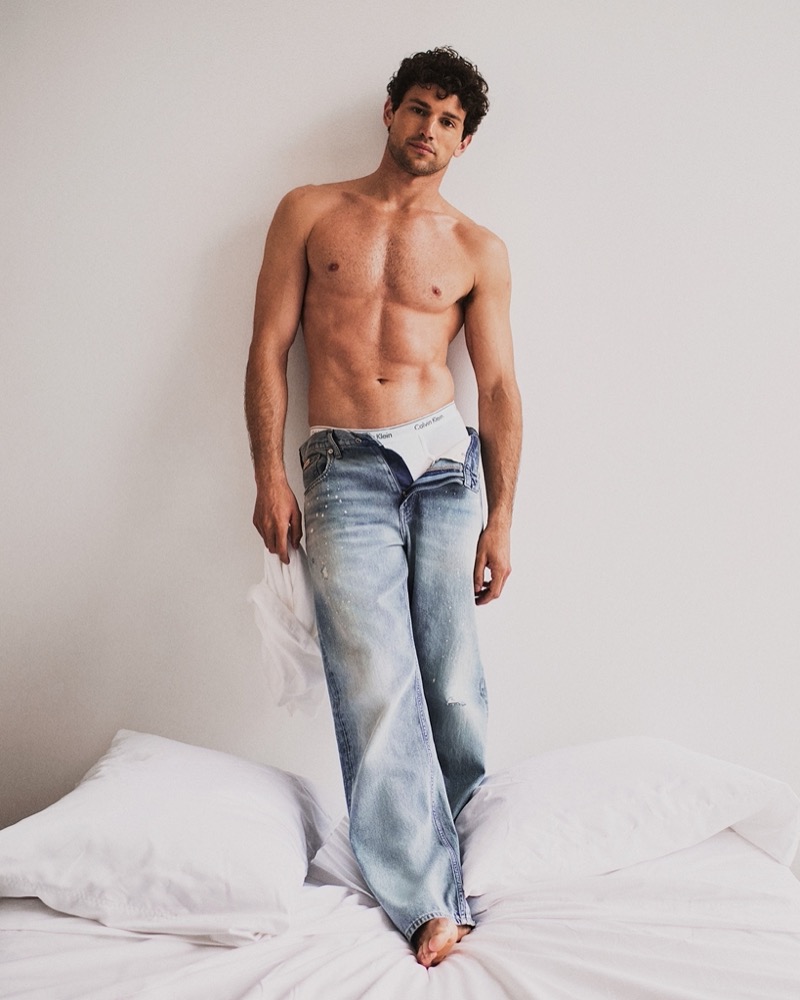 » Calvin Klein Stays Close to Home with Core Essentials Calvin Klein Undressed for the Occasion 002