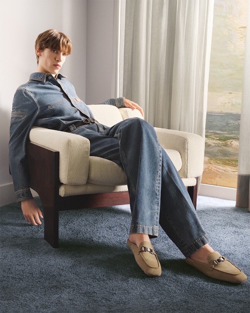 » Ferragamo Pre-Fall 2025 Leans into Luxe Ease Ferragamo Pre Fall 2025 002