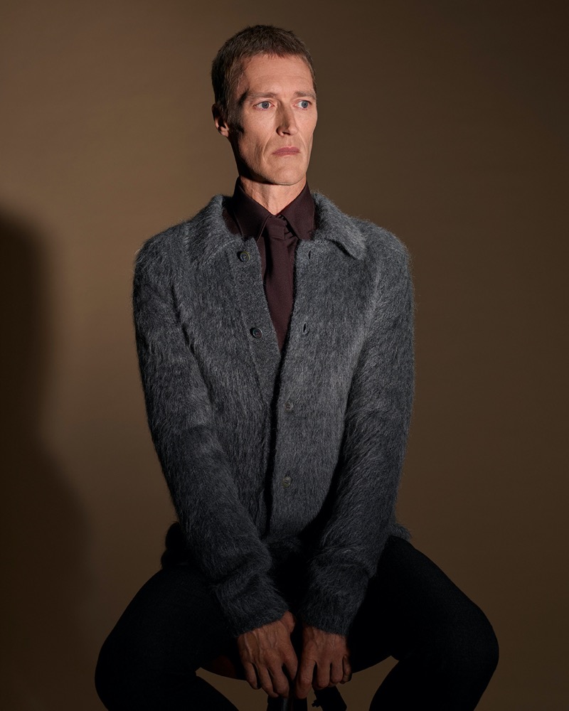 » Gucci’s Fall 2025 Ad Turns Simple Gestures Into Statements Gucci Fall Winter 2025 Campaign 004