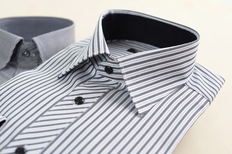 Hidden Button Collar