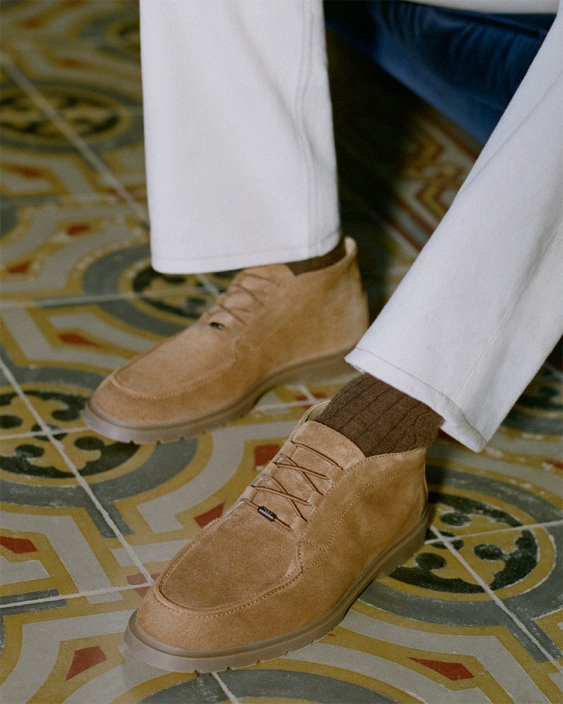 » Tod’s Channels Slow Luxury for Pre-Fall 2025 Campaign Tods Pre Fall 2025 Campaign 005