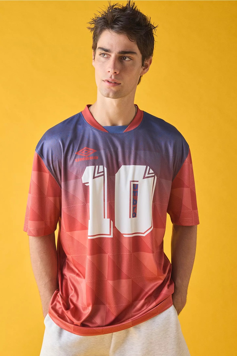 Umbro UO Exclusive 10 Jersey Tee » 7 Y2K Jersey Styles That Make the 2000s Feel Next Gen Umbro UO Exclusive 10 Jersey Tee