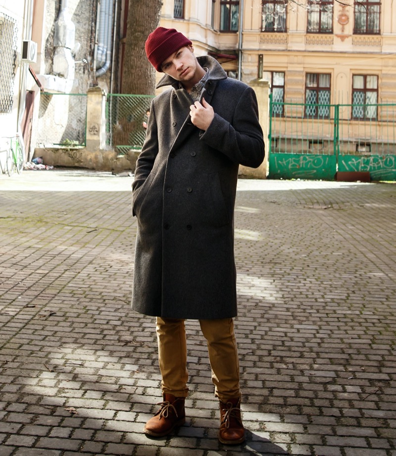 Double breasted coat with boots men