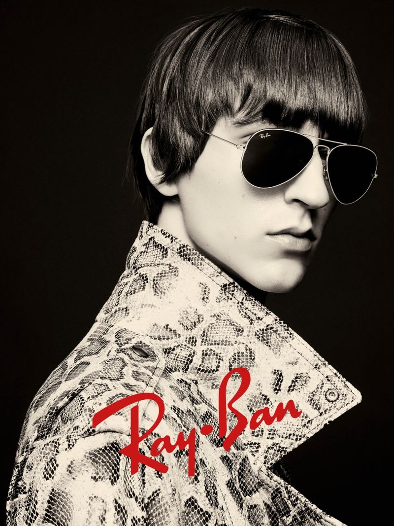 Saul Symon rocks Ray-Ban Aviators for the brand's Icons campaign.