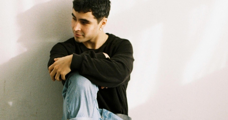 Comfortable jeans men featured