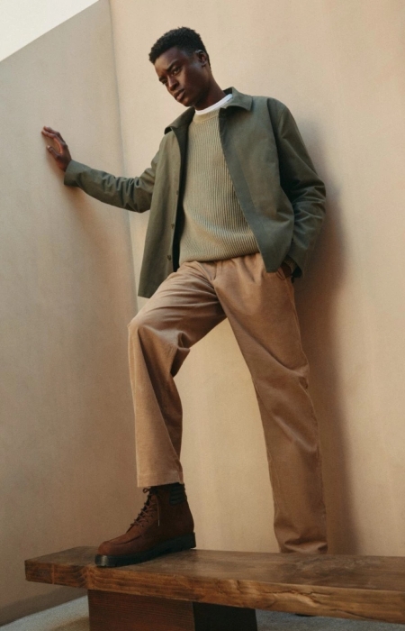 Vince Holiday 2025 Finds Calm in the Everyday