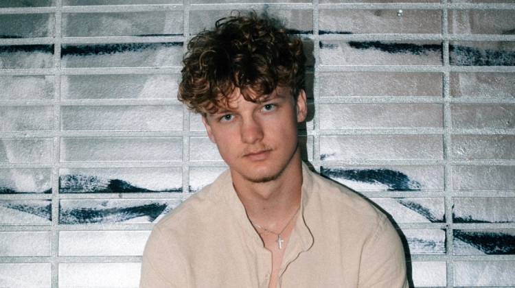 How to Wear Short-Sleeve Shirts & Still Look Put Together