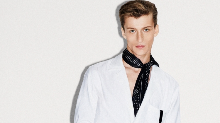 Tom Ford Spring 2026 Revisits Glamour with a Lighter Touch